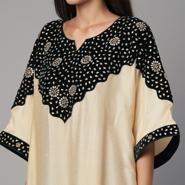 Velvet Patch with Kundan work Jalabiya - Image 2